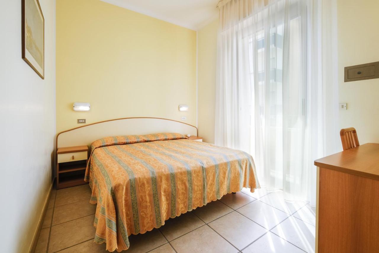 Hotel Thea Bellaria-Igea Marina Exterior foto