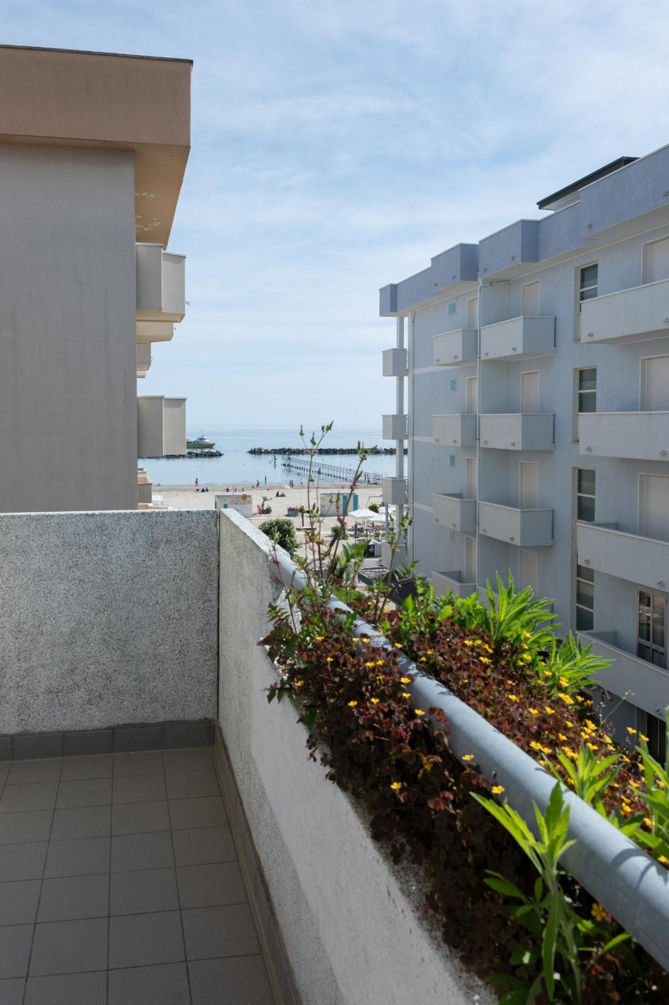 Hotel Thea Bellaria-Igea Marina Exterior foto